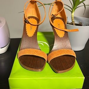 Enigma, women’s platform, sandal, suede feel orange color, size 8